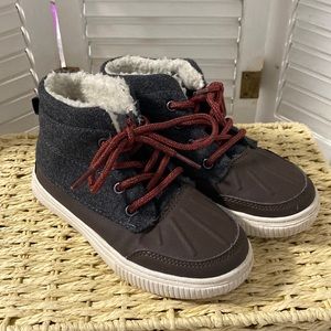 Boy’s Oshkosh boots